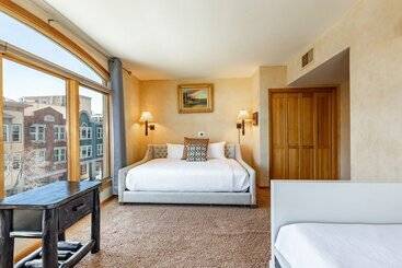 The Caledonian By All Seasons Resort Lodging