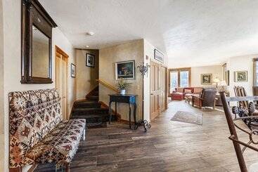 The Caledonian By All Seasons Resort Lodging