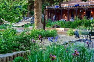 Adobe And Pines Inn Bed And Breakfast