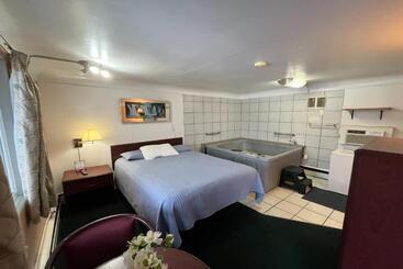 Bay Motel
