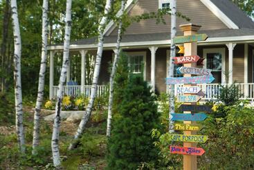 Hidden Pond Resort