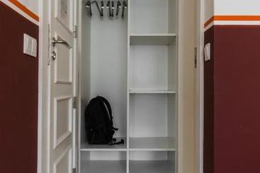 Hostel 4u
