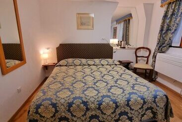 هتل Albergo Casa Peron