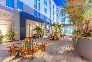 ホテル Aloft Jacksonville Tapestry Park