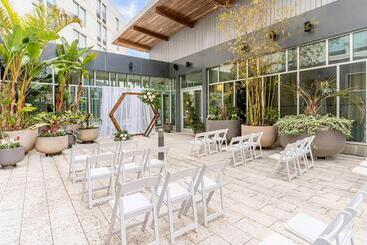 ホテル Aloft Jacksonville Tapestry Park