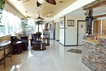 هتل America S Best Inn & Suites Lakeland