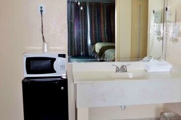 هتل America S Best Inn & Suites Lakeland