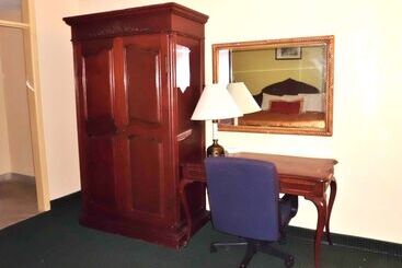 هتل America S Best Inn & Suites Lakeland