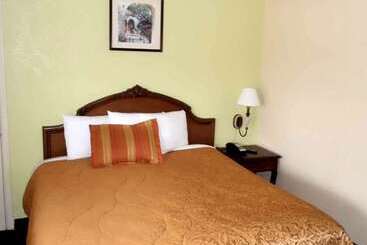 هتل America S Best Inn & Suites Lakeland