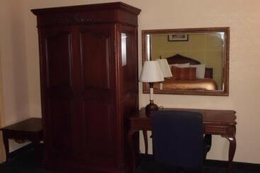 هتل America S Best Inn & Suites Lakeland