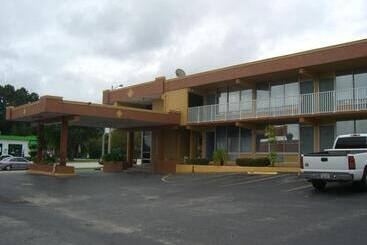 هتل America S Best Inn & Suites Lakeland