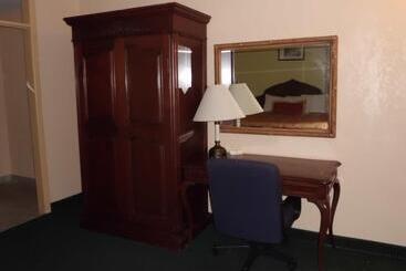 هتل America S Best Inn & Suites Lakeland