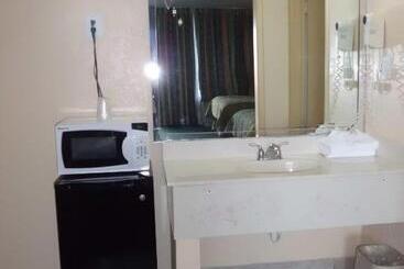 هتل America S Best Inn & Suites Lakeland