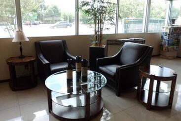 هتل America S Best Inn & Suites Lakeland