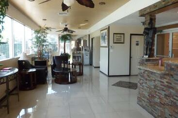 هتل America S Best Inn & Suites Lakeland