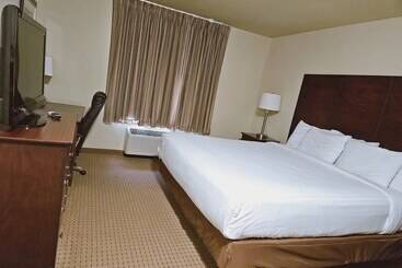 فندق Cobblestone Inn & Suites  Bloomfield