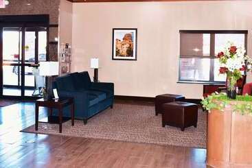 هتل Comfort Suites
