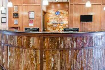 هتل Comfort Suites