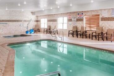 هتل Comfort Suites