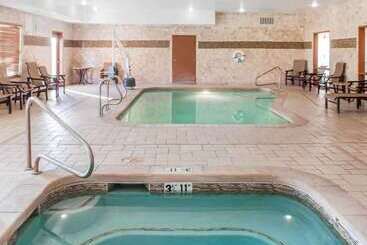 هتل Comfort Suites