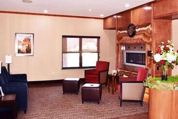 هتل Comfort Suites