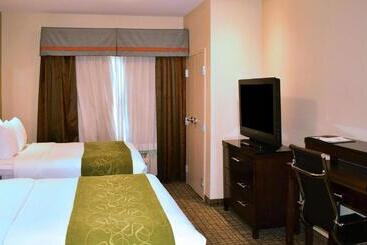 هتل Comfort Suites