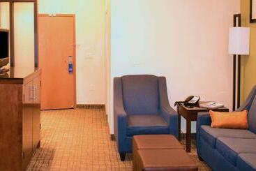 هتل Comfort Suites
