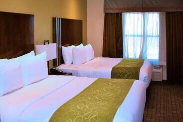 هتل Comfort Suites
