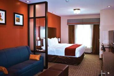 هتل Comfort Suites