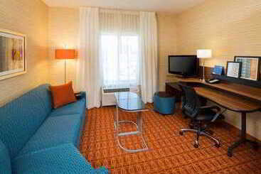 هتل Fairfield Inn & Suites By Marriott Hershey Chocolate Avenue