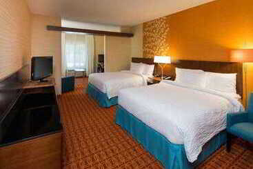 هتل Fairfield Inn & Suites By Marriott Hershey Chocolate Avenue