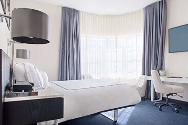 هتل Gale South Beach, Curio Collection By Hilton