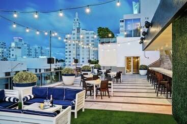 هتل Gale South Beach, Curio Collection By Hilton