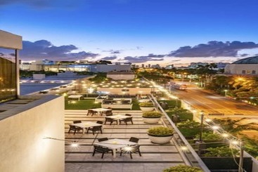 هتل Gale South Beach, Curio Collection By Hilton