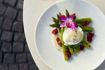 هتل Gale South Beach, Curio Collection By Hilton