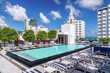 هتل Gale South Beach, Curio Collection By Hilton