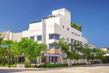 هتل Gale South Beach, Curio Collection By Hilton