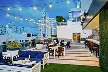 هتل Gale South Beach, Curio Collection By Hilton
