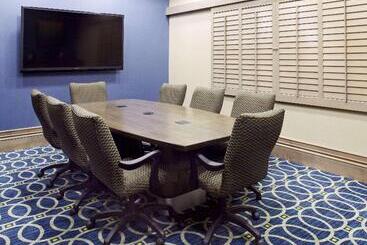 هتل Hilton Garden Inn Texarkana