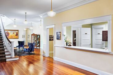 هتل Inn At Carnall Hall