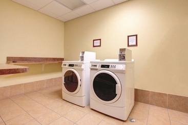 هتل La Quinta By Wyndham Denver Gateway Park