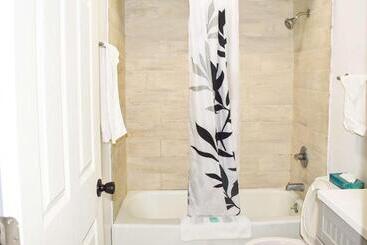 Magnuson Hotel Extended Stay Canton Ohio