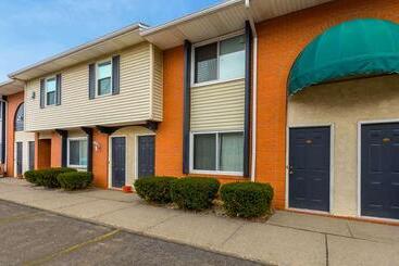 Magnuson Hotel Extended Stay Canton Ohio