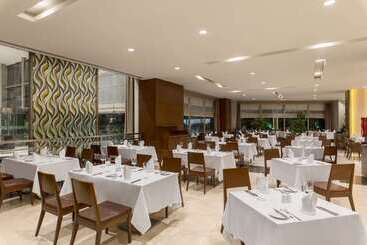 هتل Ramada Plaza By Wyndham Istanbul Tekstilkent