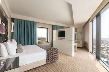 هتل Ramada Plaza By Wyndham Istanbul Tekstilkent