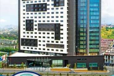 هتل Ramada Plaza By Wyndham Istanbul Tekstilkent