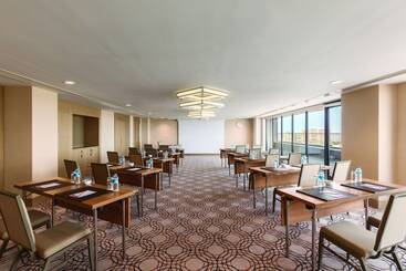 هتل Ramada Plaza By Wyndham Istanbul Tekstilkent
