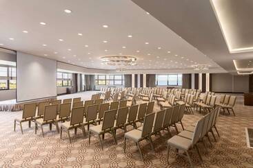 هتل Ramada Plaza By Wyndham Istanbul Tekstilkent