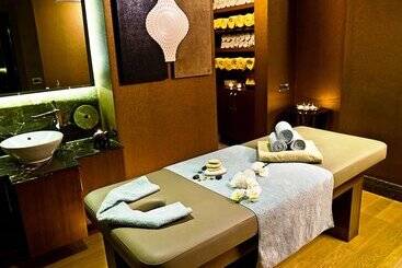 هتل Ramada Plaza By Wyndham Istanbul Tekstilkent