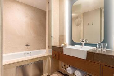 هتل Ramada Plaza By Wyndham Istanbul Tekstilkent
